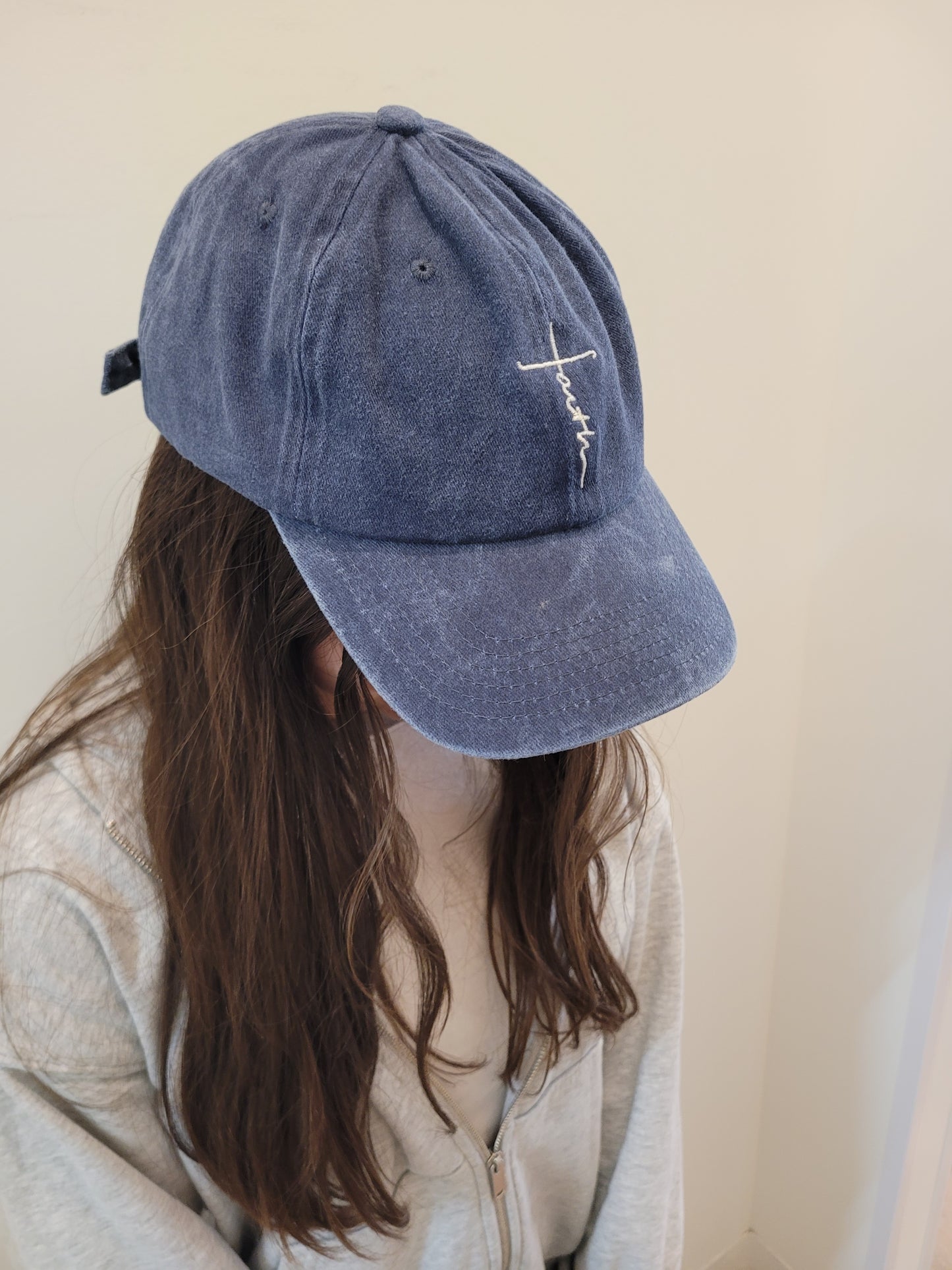 Faith Embroidered Washed Baseball Cap: NAVY / ONE