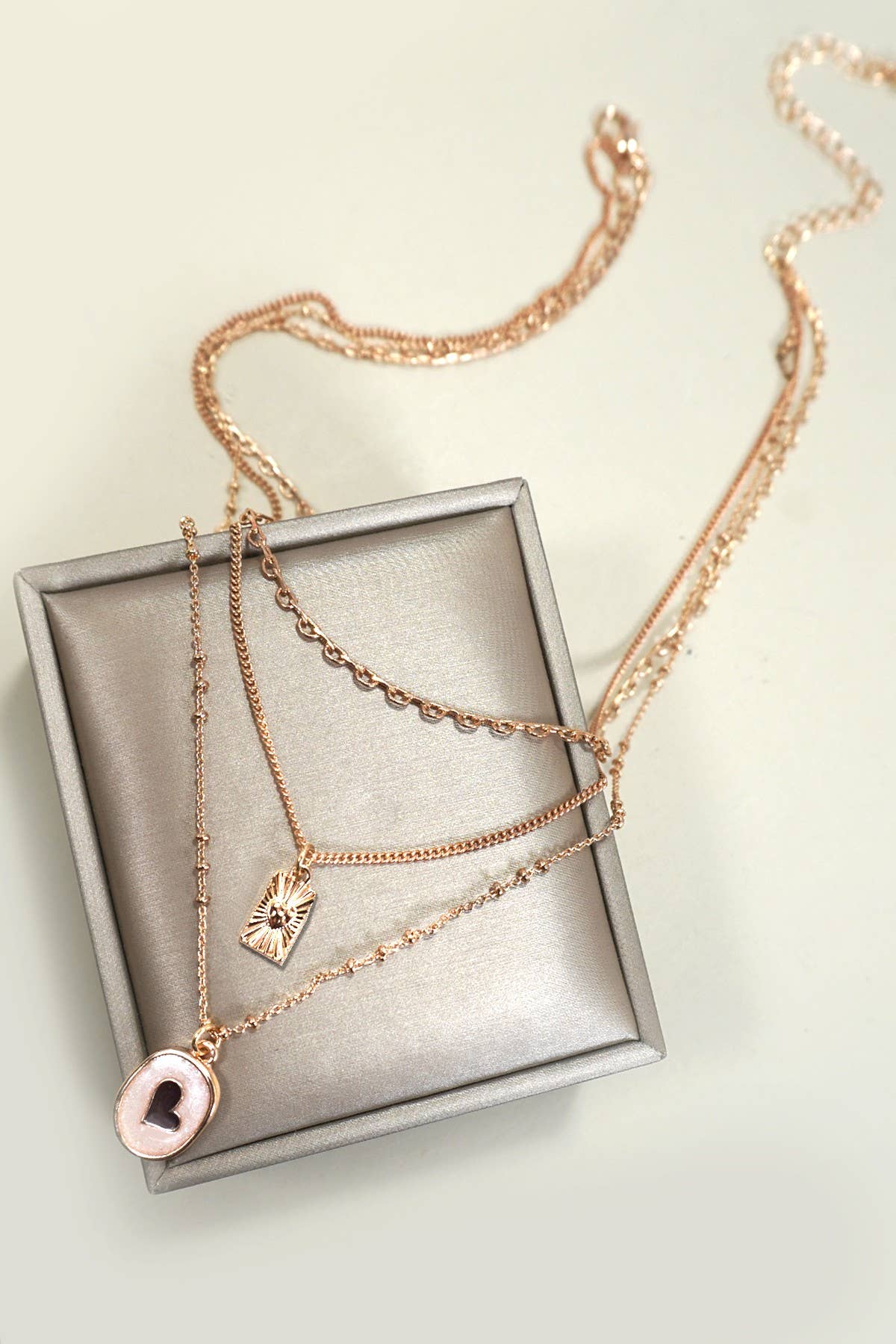 MULTI LAYERED EPOXY HEART CHARM NECKLACE | GOLD