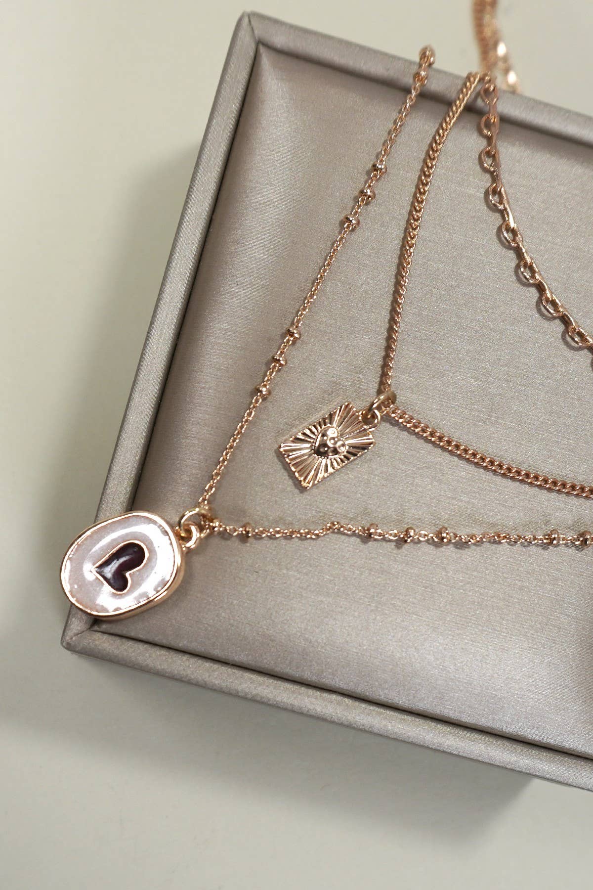 MULTI LAYERED EPOXY HEART CHARM NECKLACE | GOLD