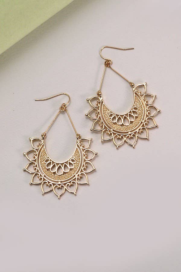 BOHO HALF CIRCLE FLOWER DROP EARRINGS | 31E24536: GOLD