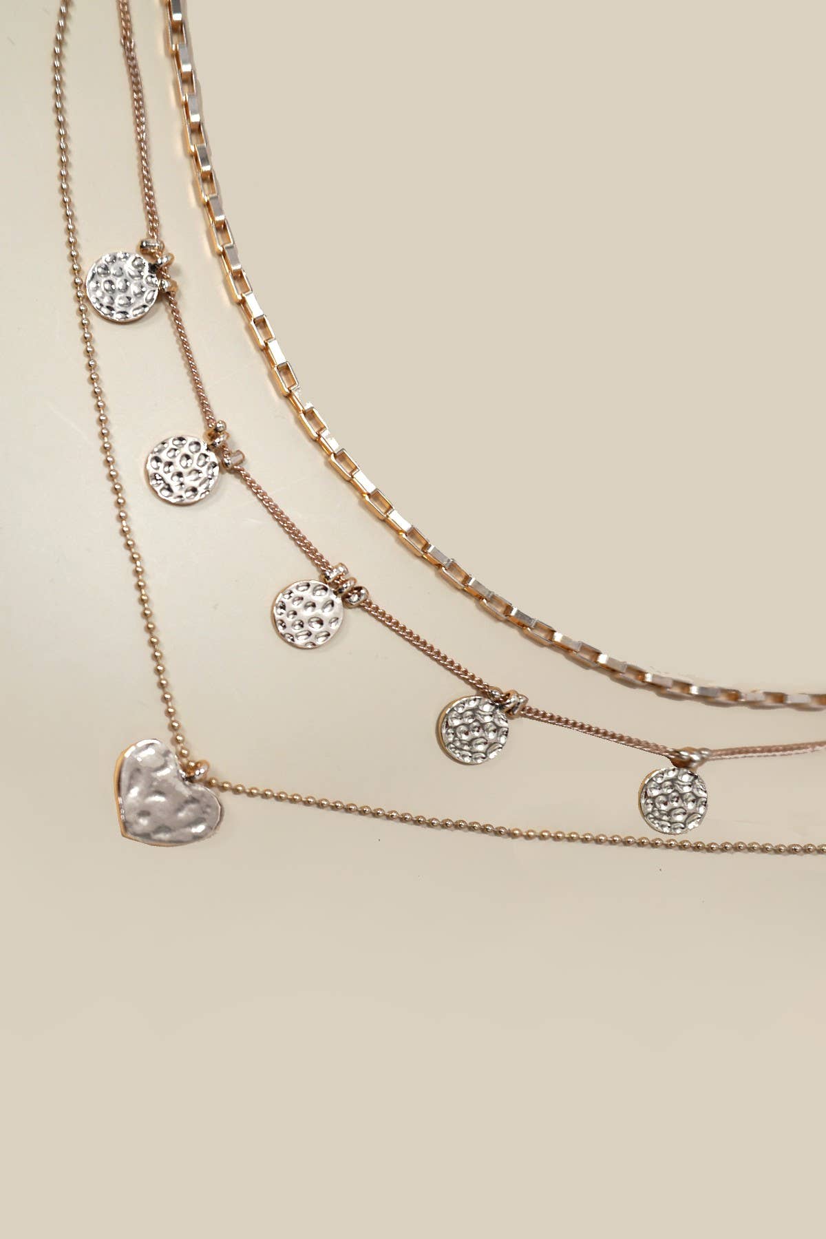 MULTI LAYER HAMMERED DISC HEART NECKLACE | 80N1224: GOLD