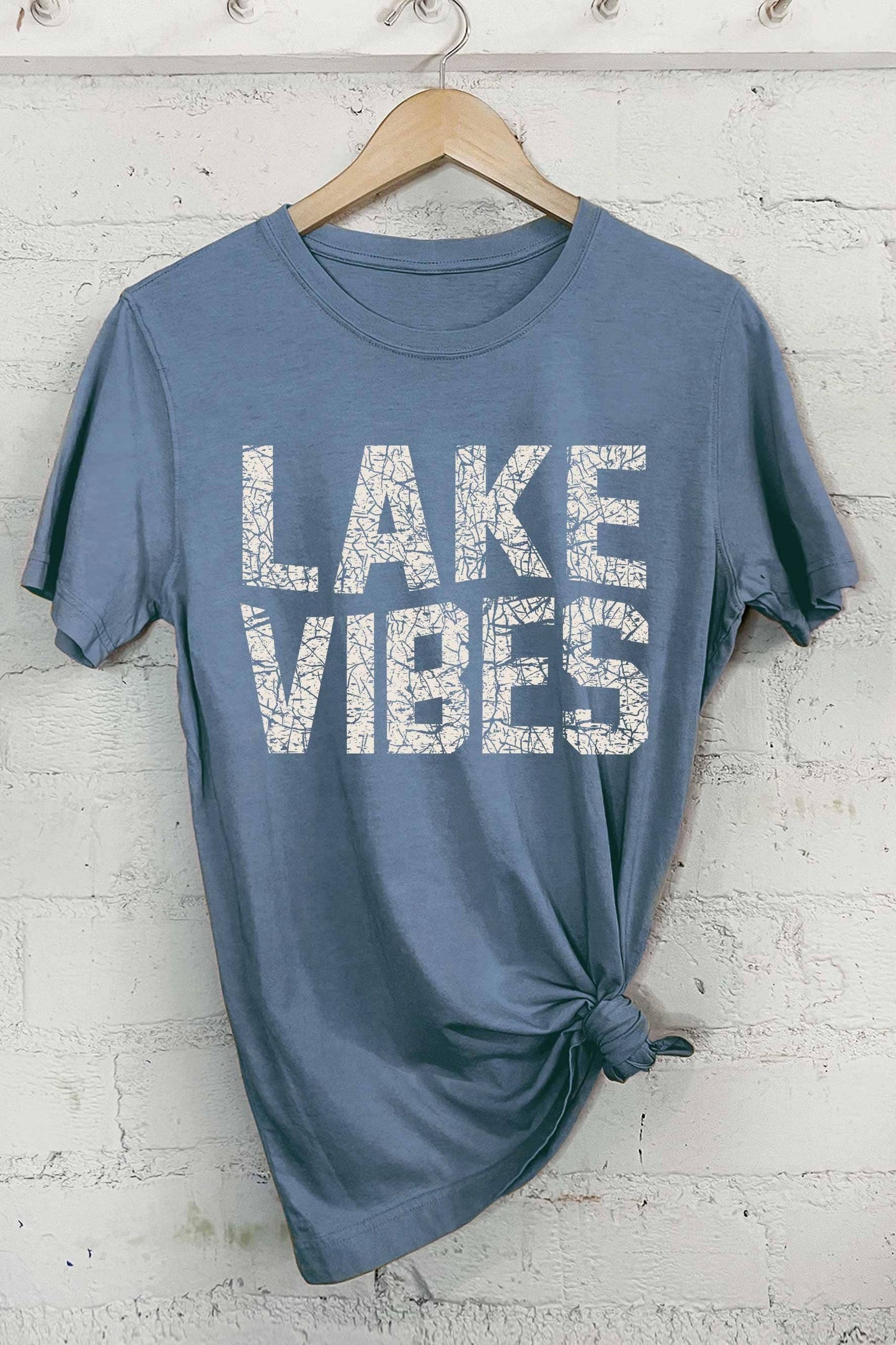 LAKE VIBES GRAPHIC TSHIRT: INDIGO BLUE