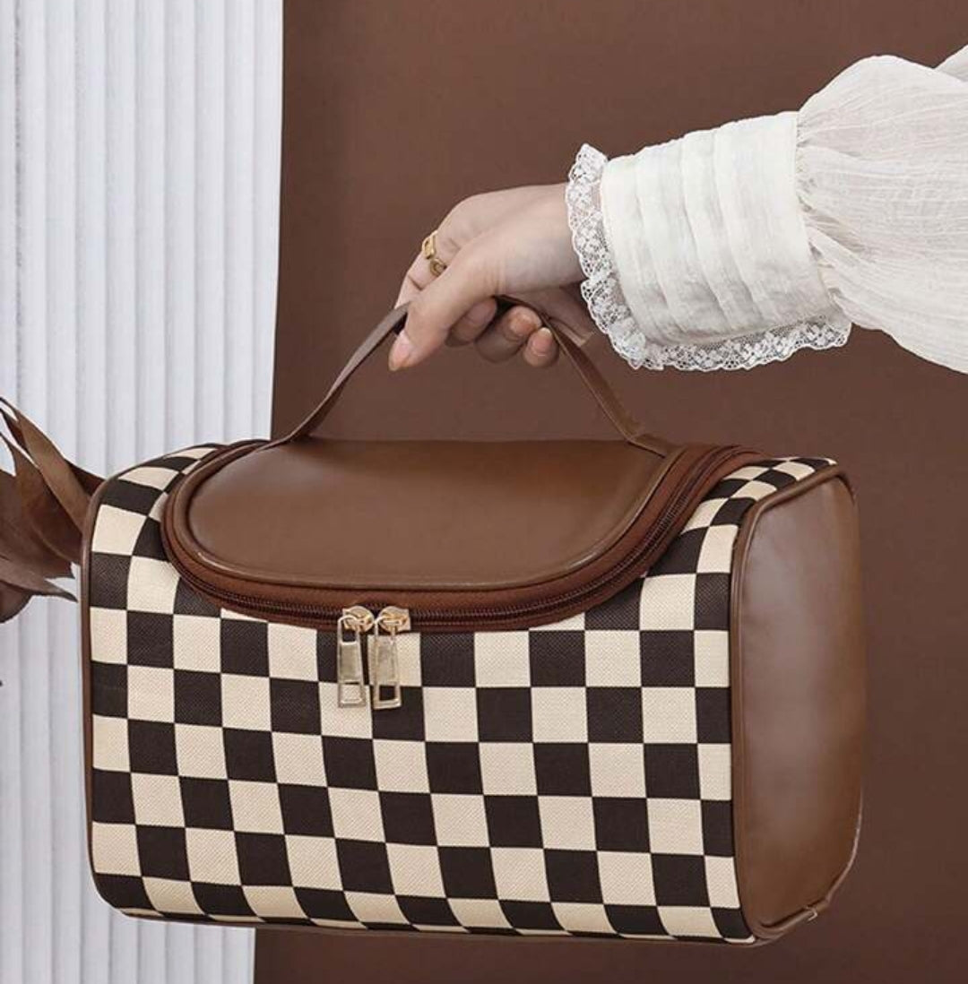 Retro Checked Makeup Bag