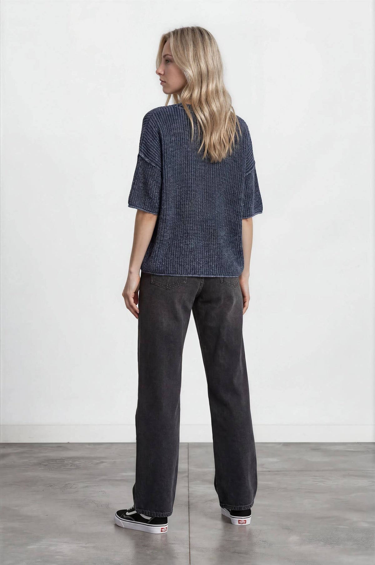 WASHED CREW NECK RAW EDGE SHORT SLEEVE SWEATER: NAVY