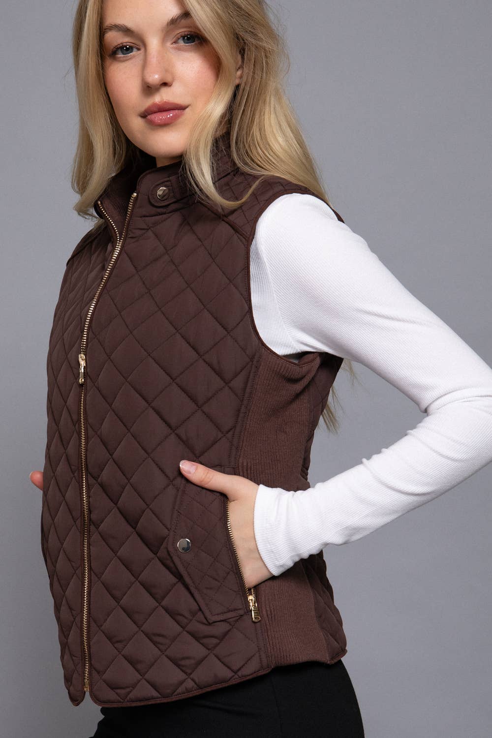 Suede Piping Quilted Padding Vest: Chocolate