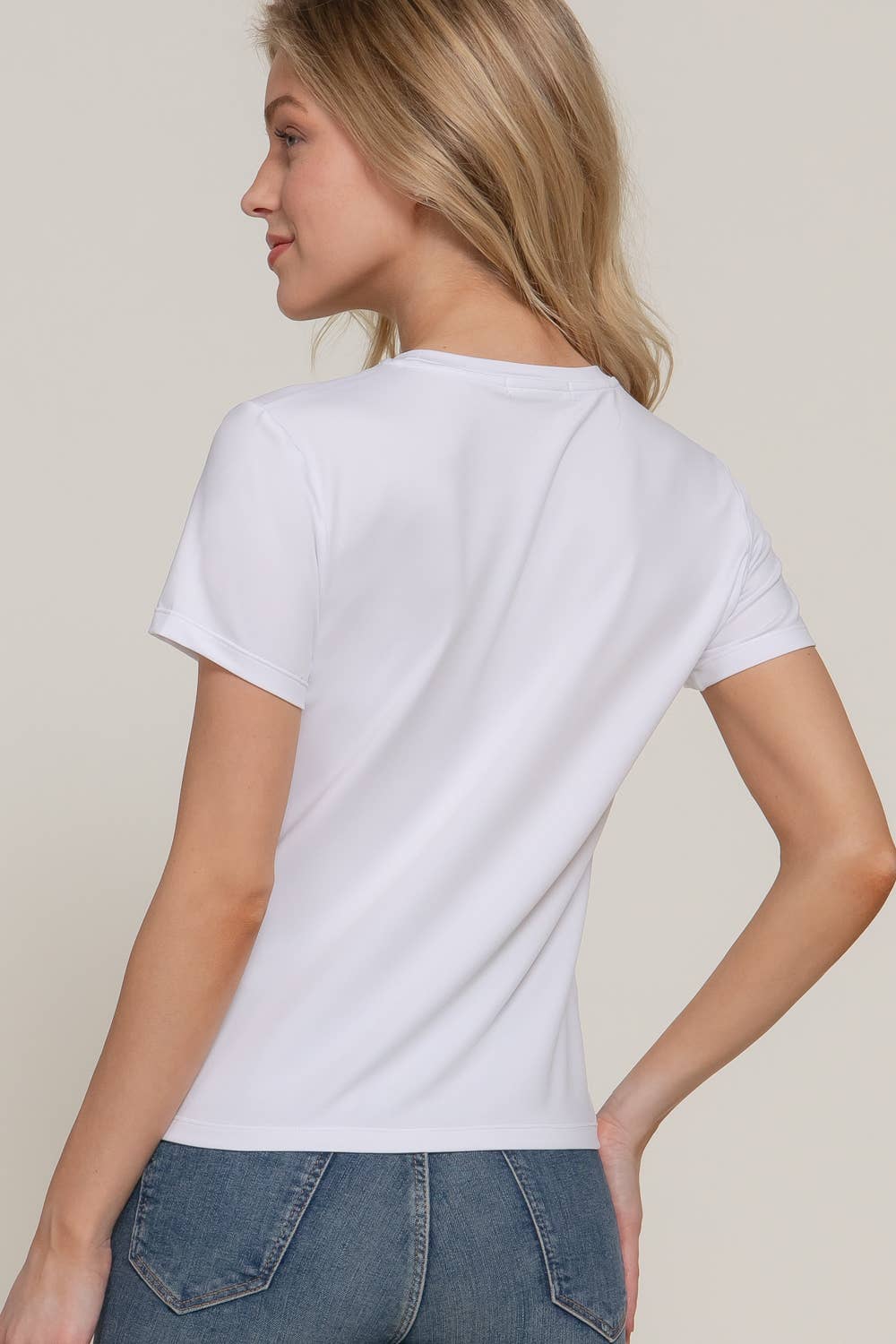Short Sleeve Round Neck Knit Top: White