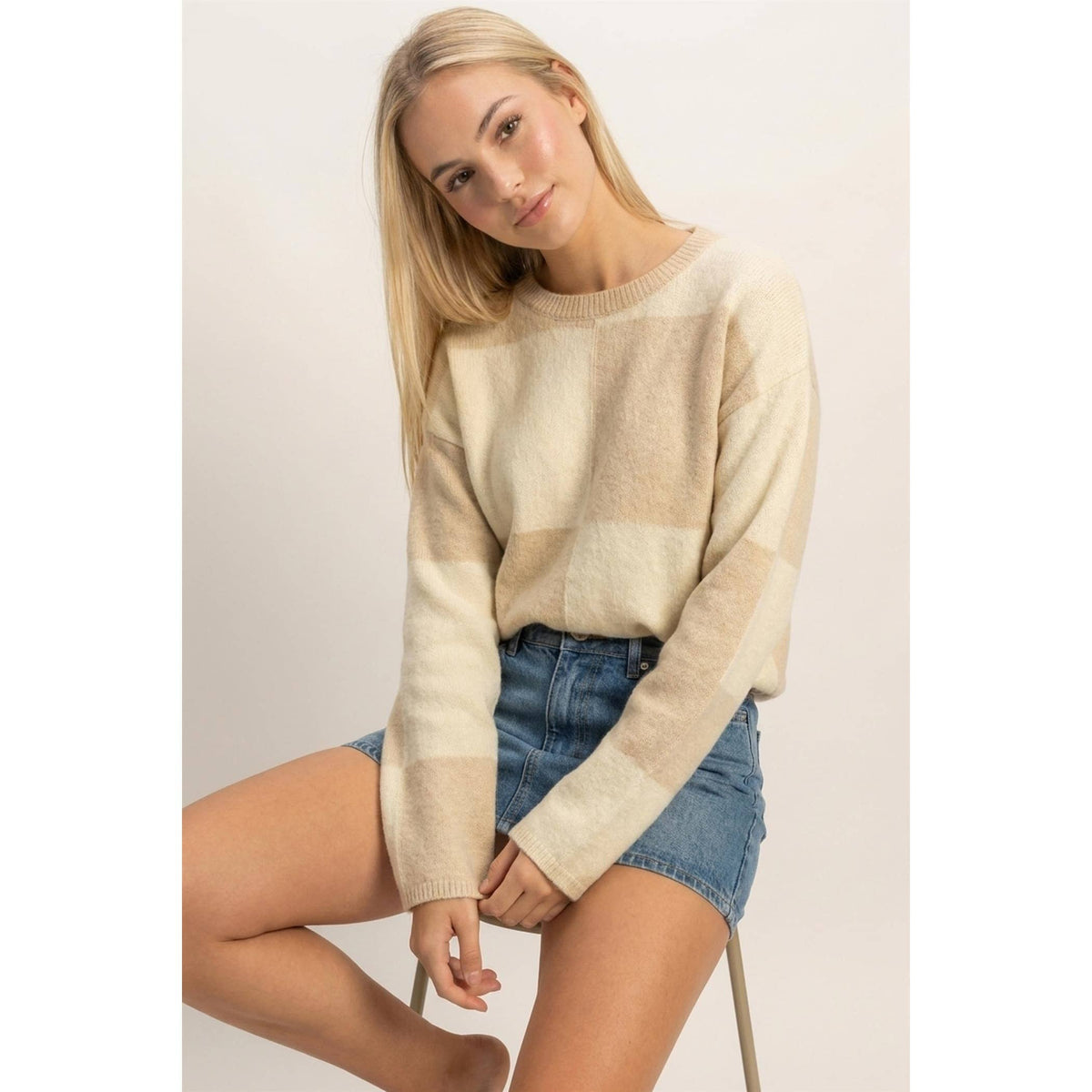 Crew Neck Checkered Sweater: BEIGE