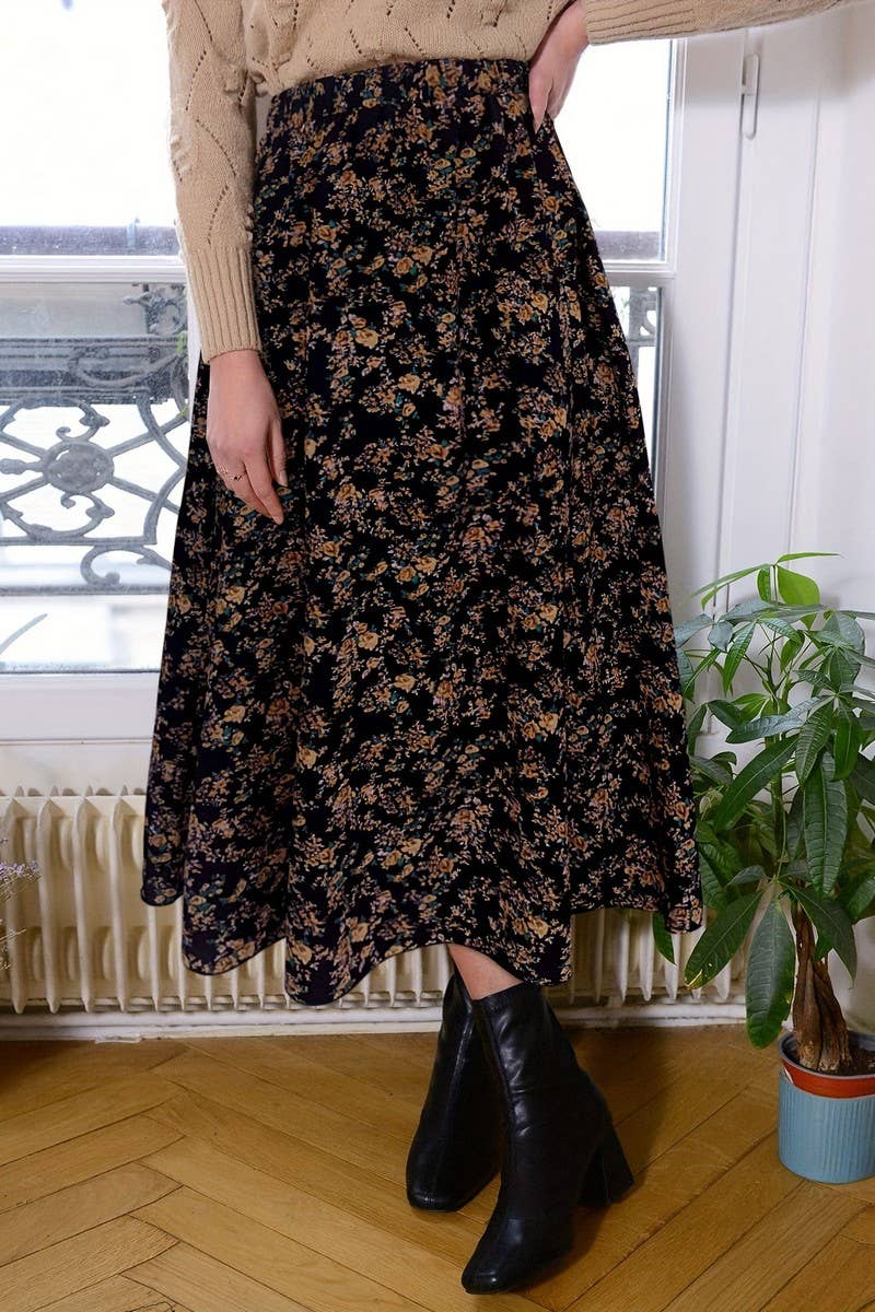 COMMUTER PLEATED FLORAL SKIRT: NAVY