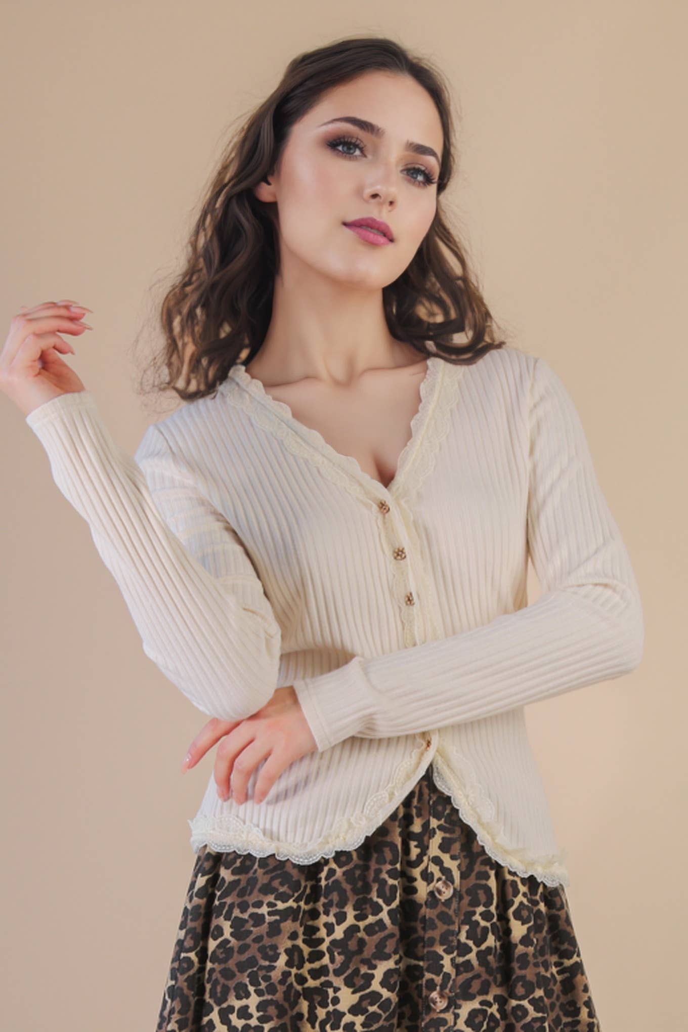 Lace Trim Fitted Knit Top: IVORY