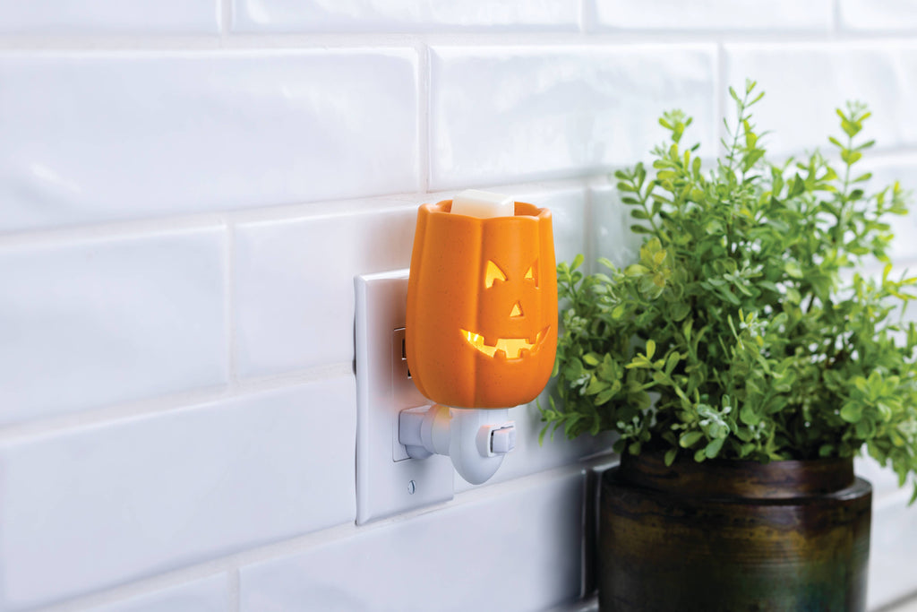 Pluggable Fragrance Warmer- Classic Jack O' Lantern