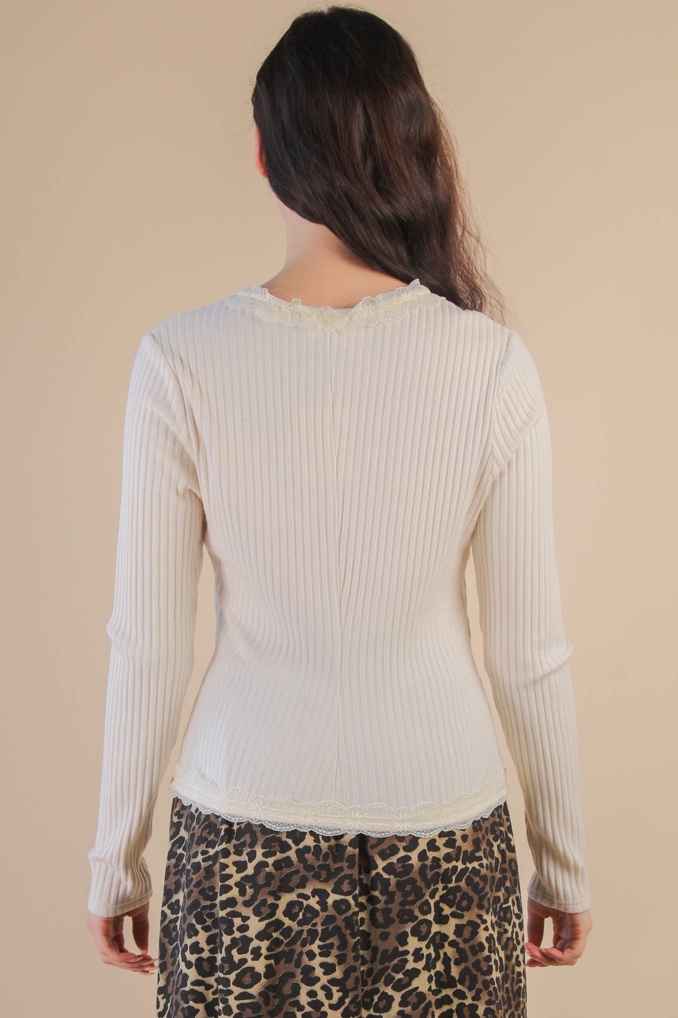 Lace Trim Fitted Knit Top: IVORY