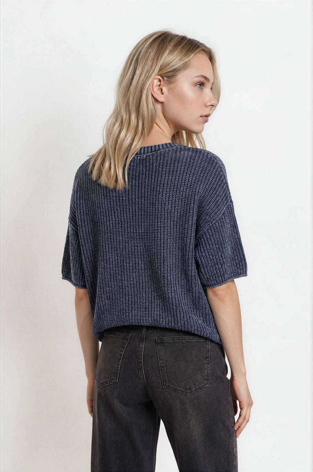 WASHED CREW NECK RAW EDGE SHORT SLEEVE SWEATER: NAVY