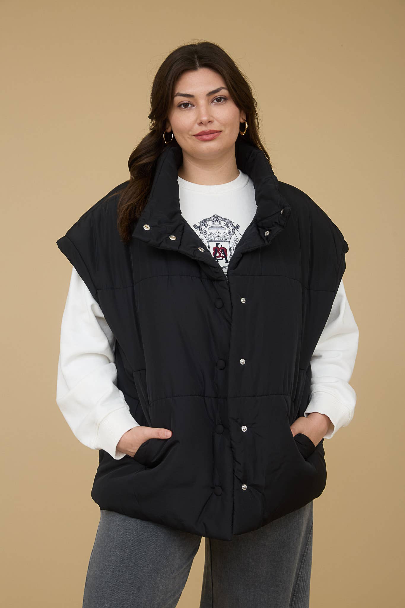 OVERSIZED SNAP BUTTON PUFFER VEST : BLACK