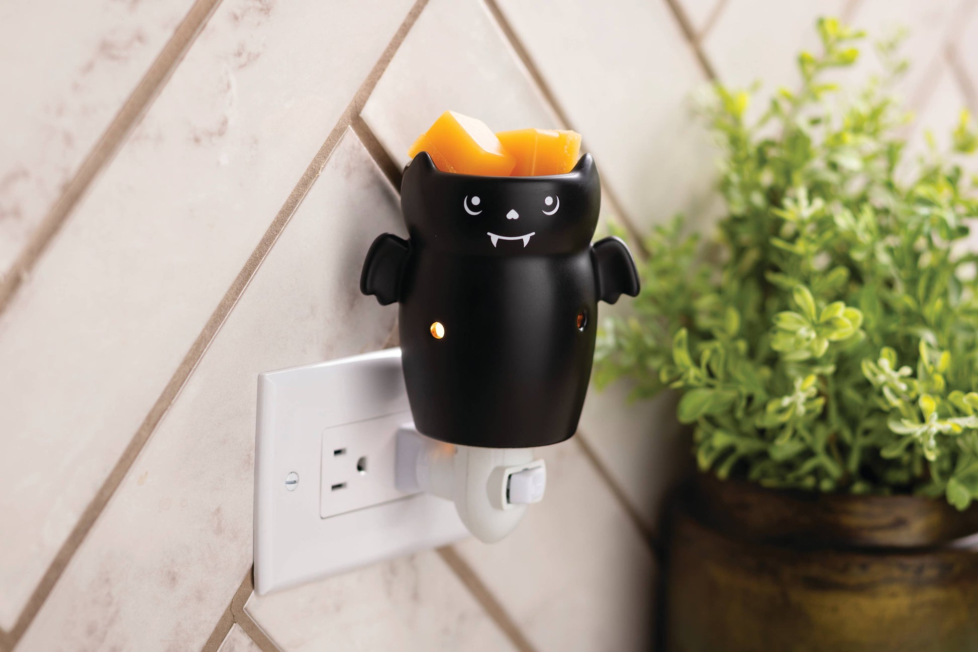 Bat Pluggable Fragrance Warmer