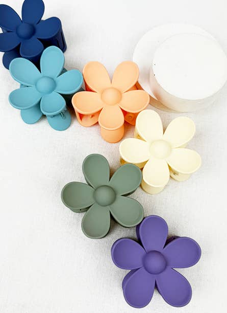 Daisy Matte Hair Claw