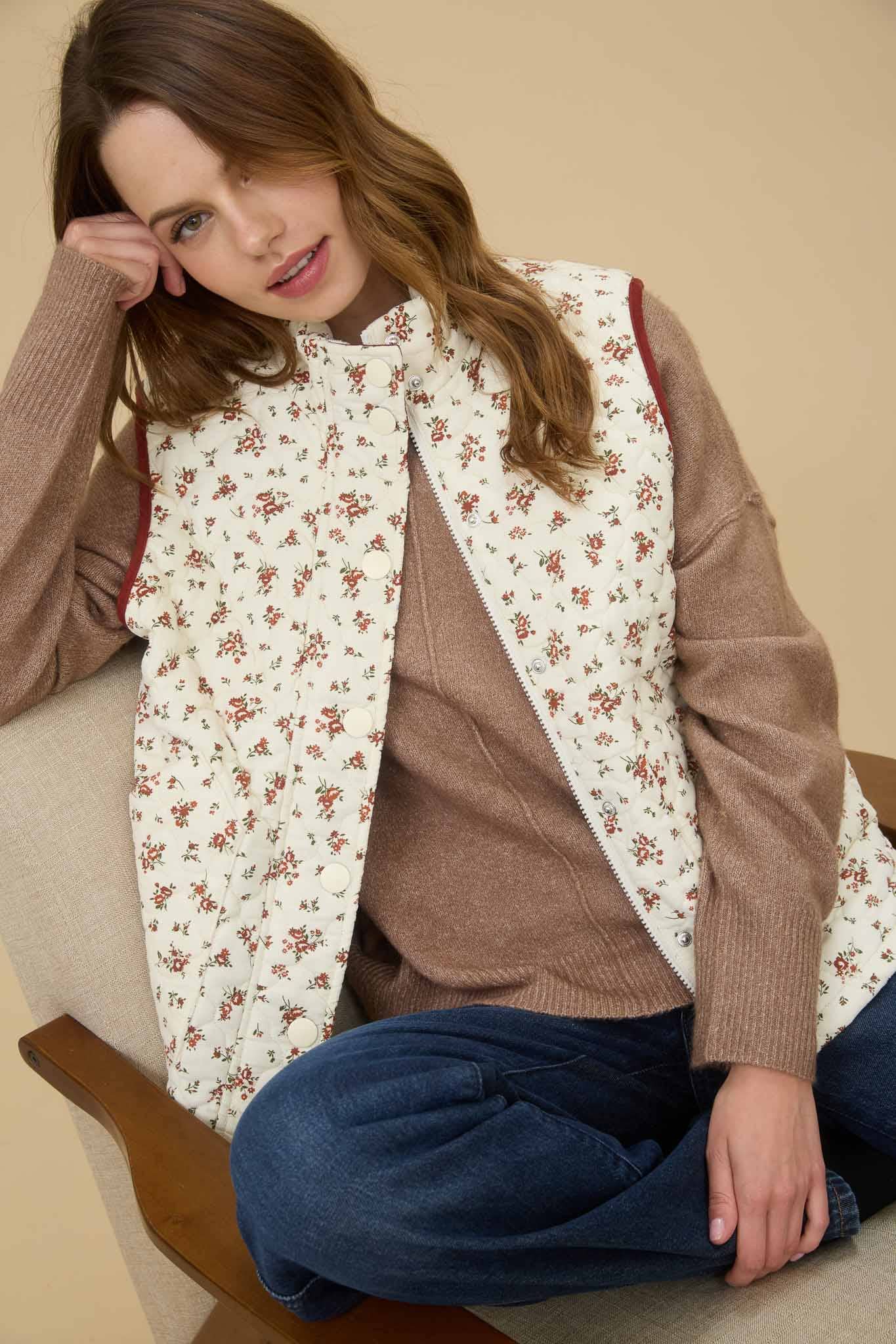 FLORAL QUILTED ZIP-UP PUFFER VEST: CREAM MULTI