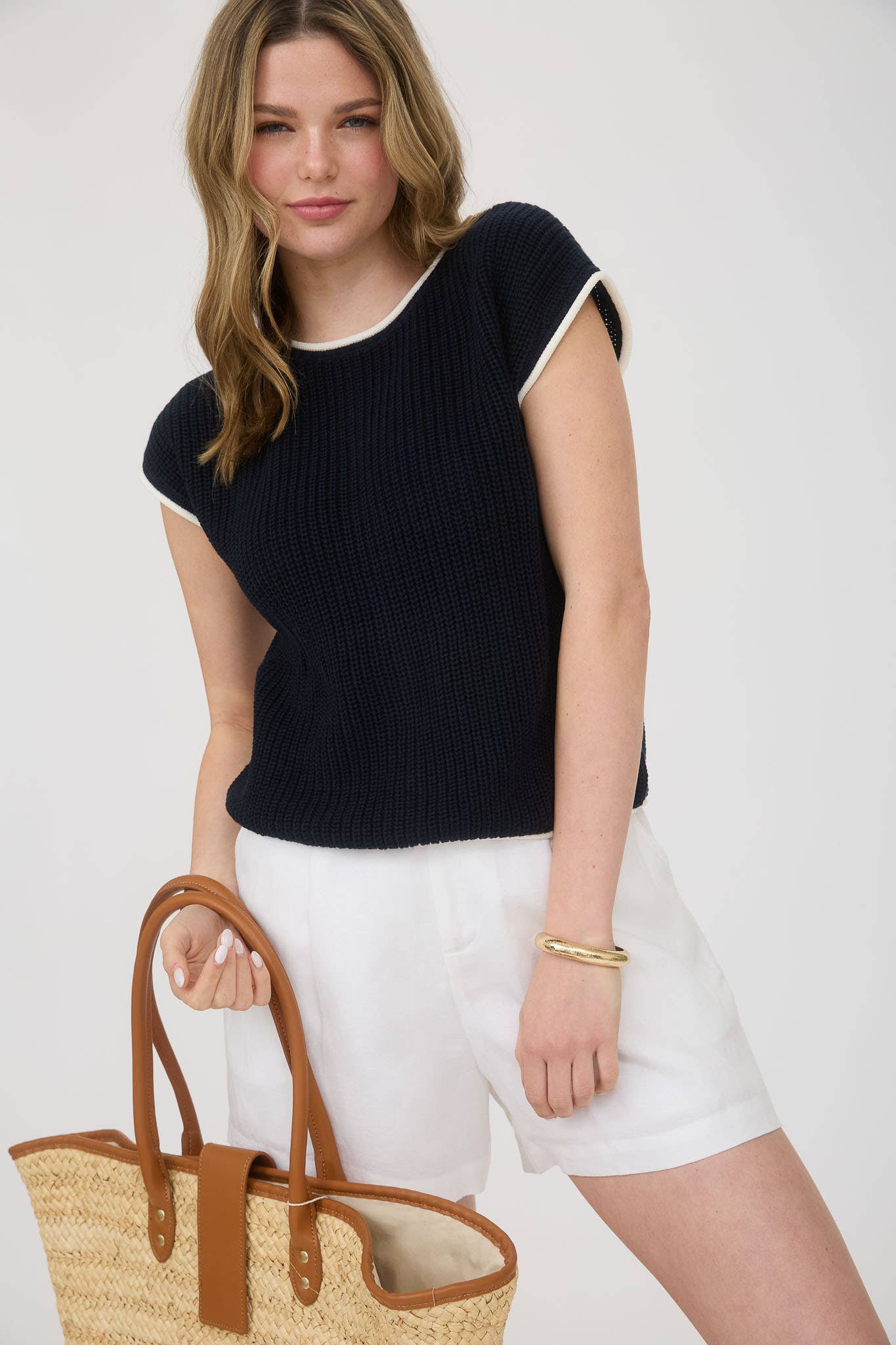CONTRAST TRIM SHORT SLEEVE KNIT SWEATER TOP: BLACK