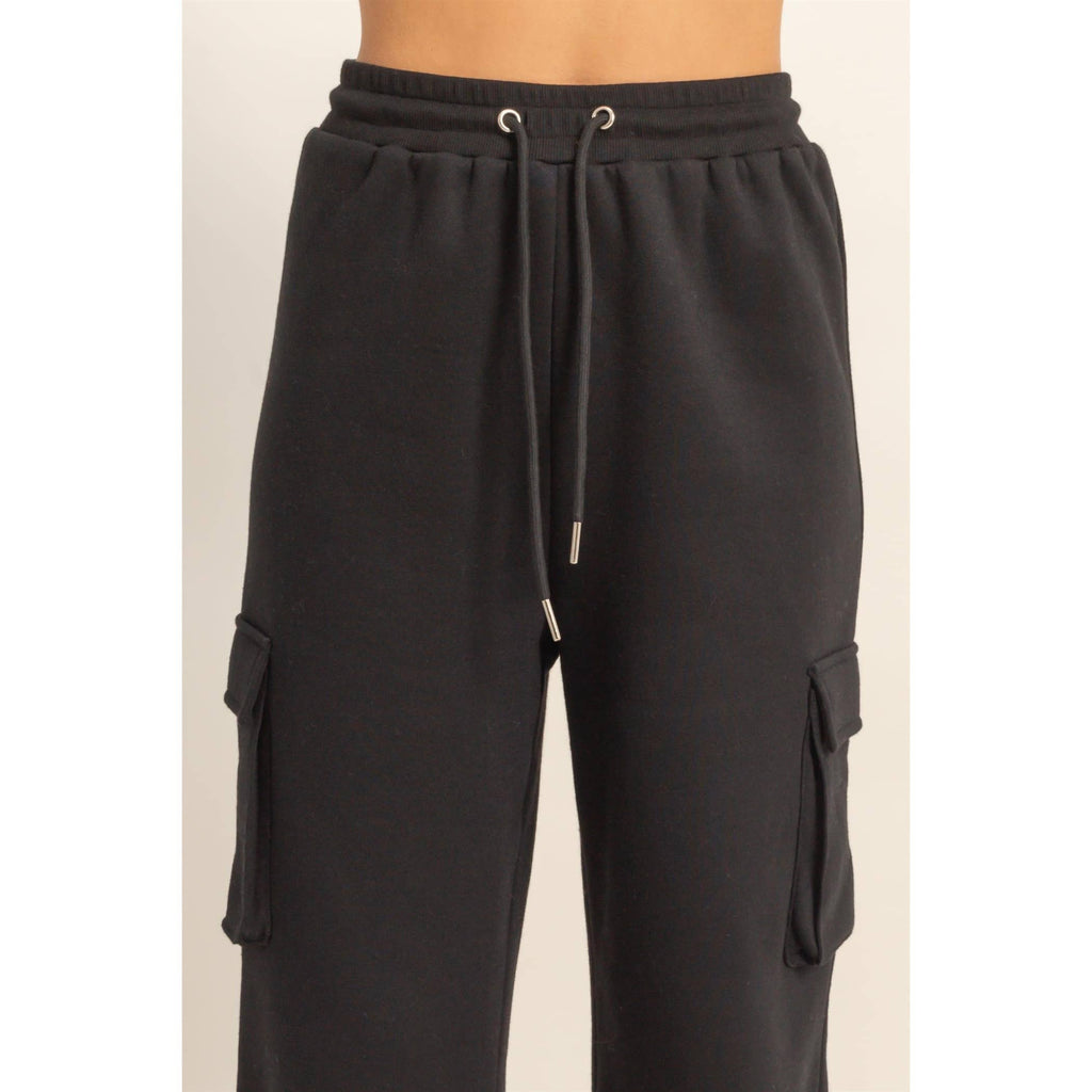 Drawstring Cargo Sweatpants: BLACK