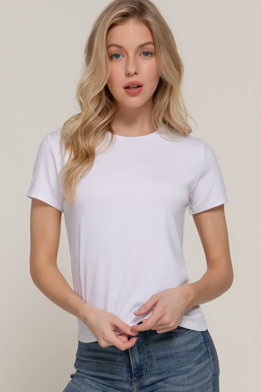 Short Sleeve Round Neck Knit Top: White