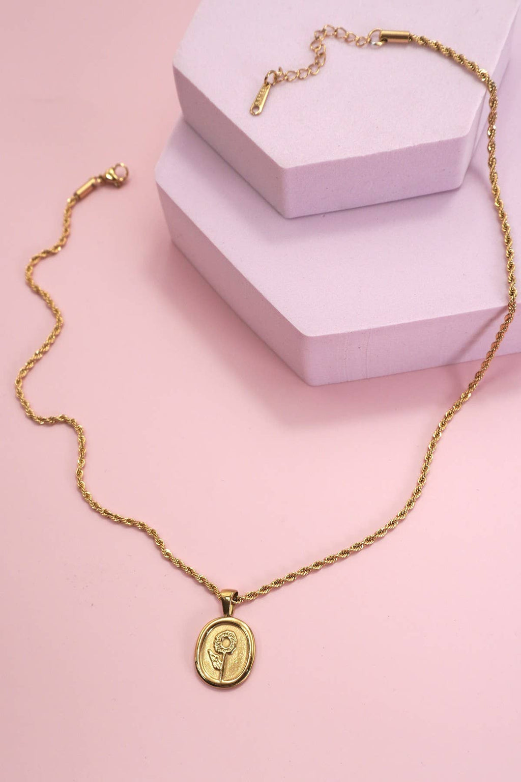 ROSE NECKLACE