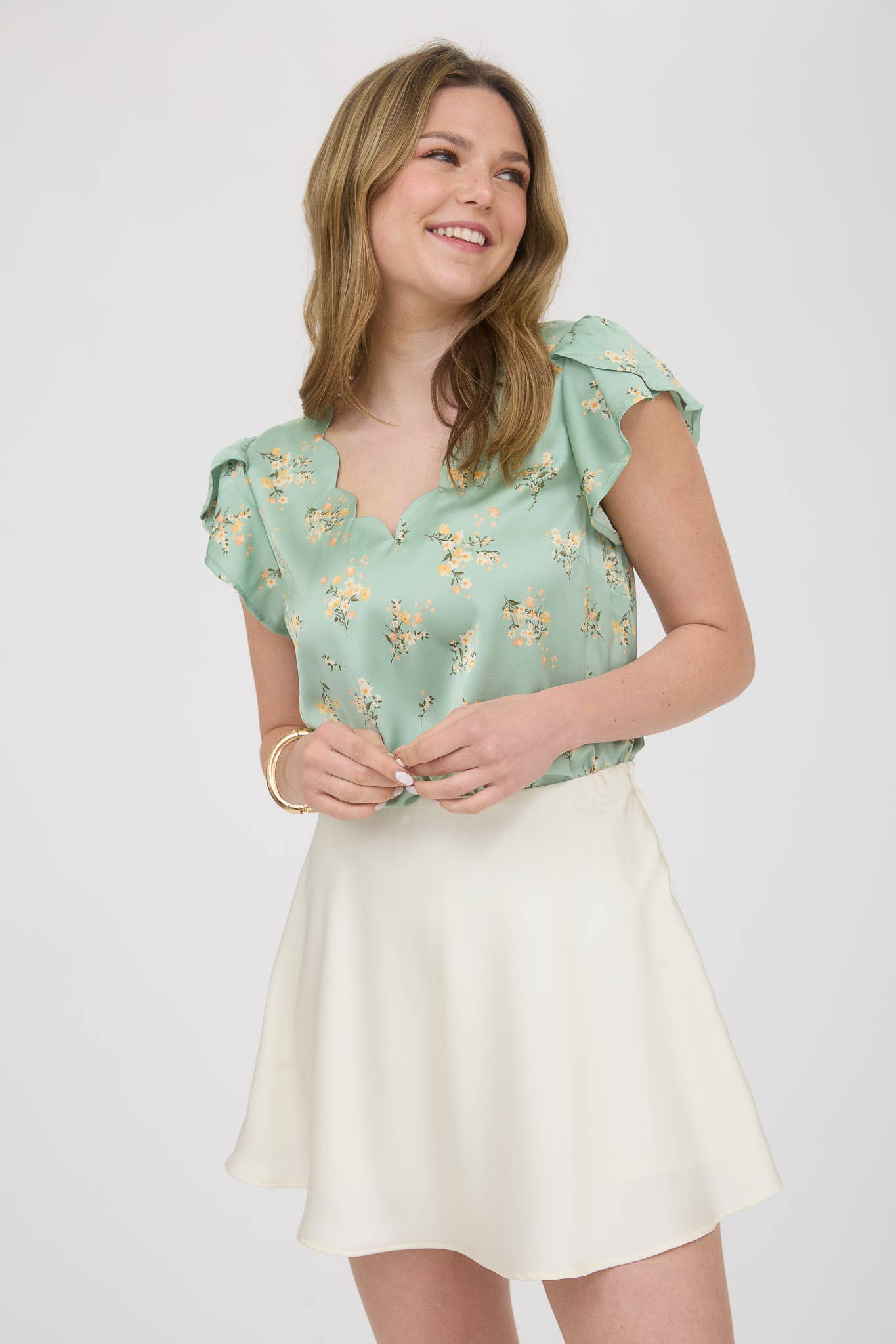 FLORAL PRINT V NECK SCALLOP SATIN BLOUSE