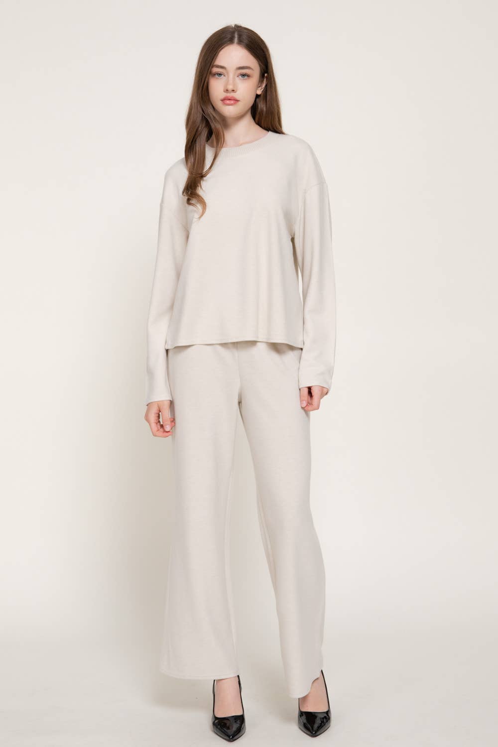Long Sleeve Soft Knit Top: IVY-light beige