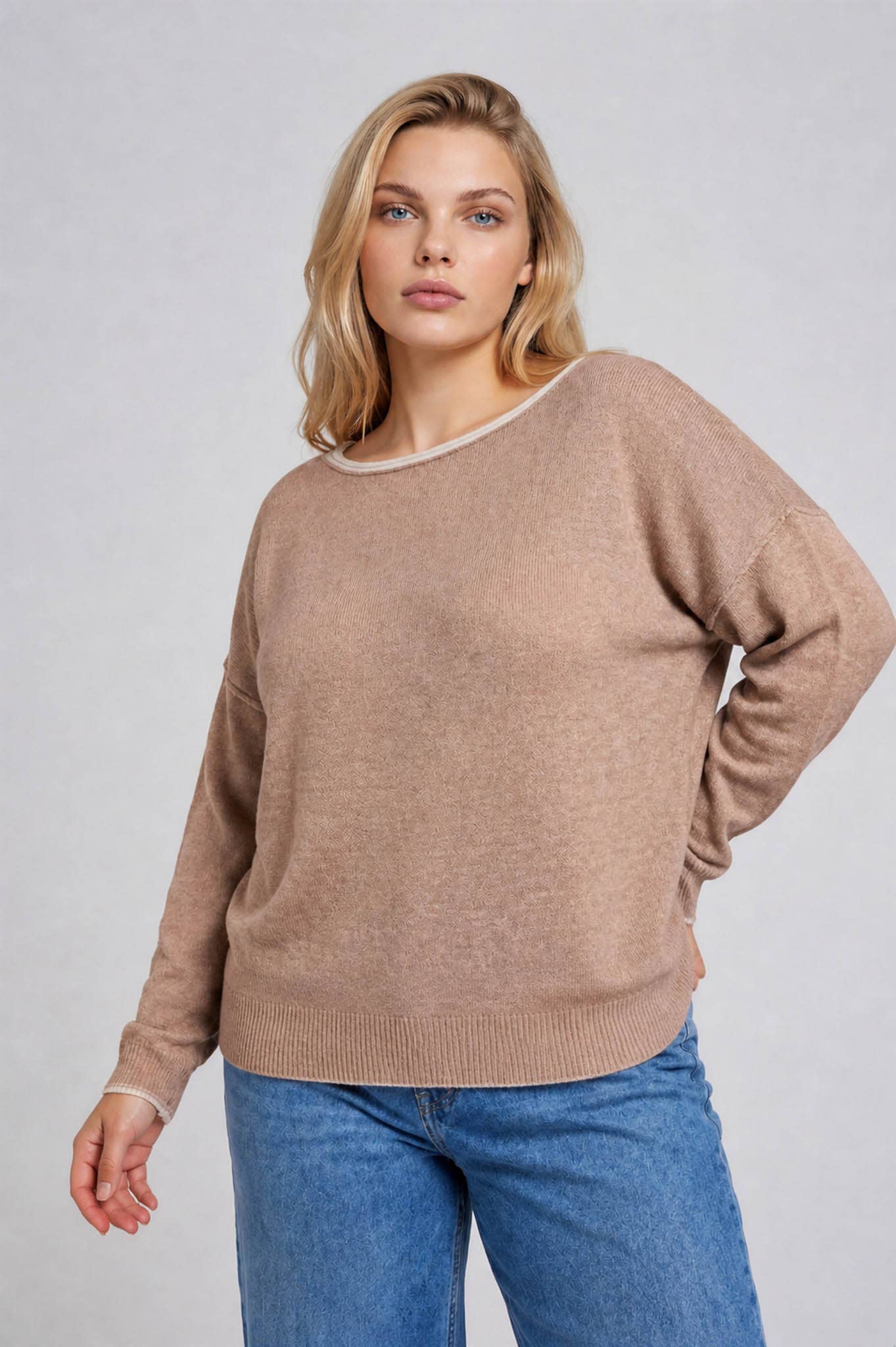 CONTRAST TRIM SWEATER : MOCHA