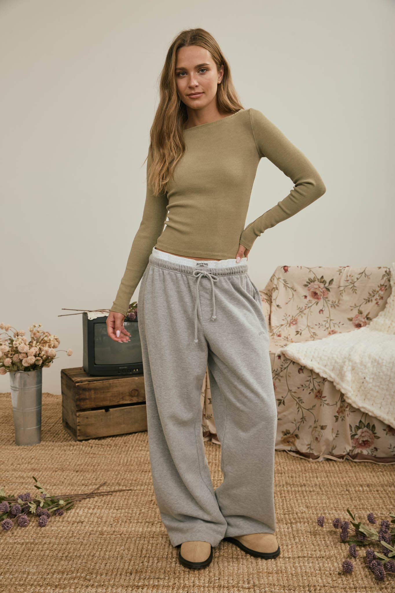 BOAT NECK LONG SLEEVE RIBBED KNIT TOP