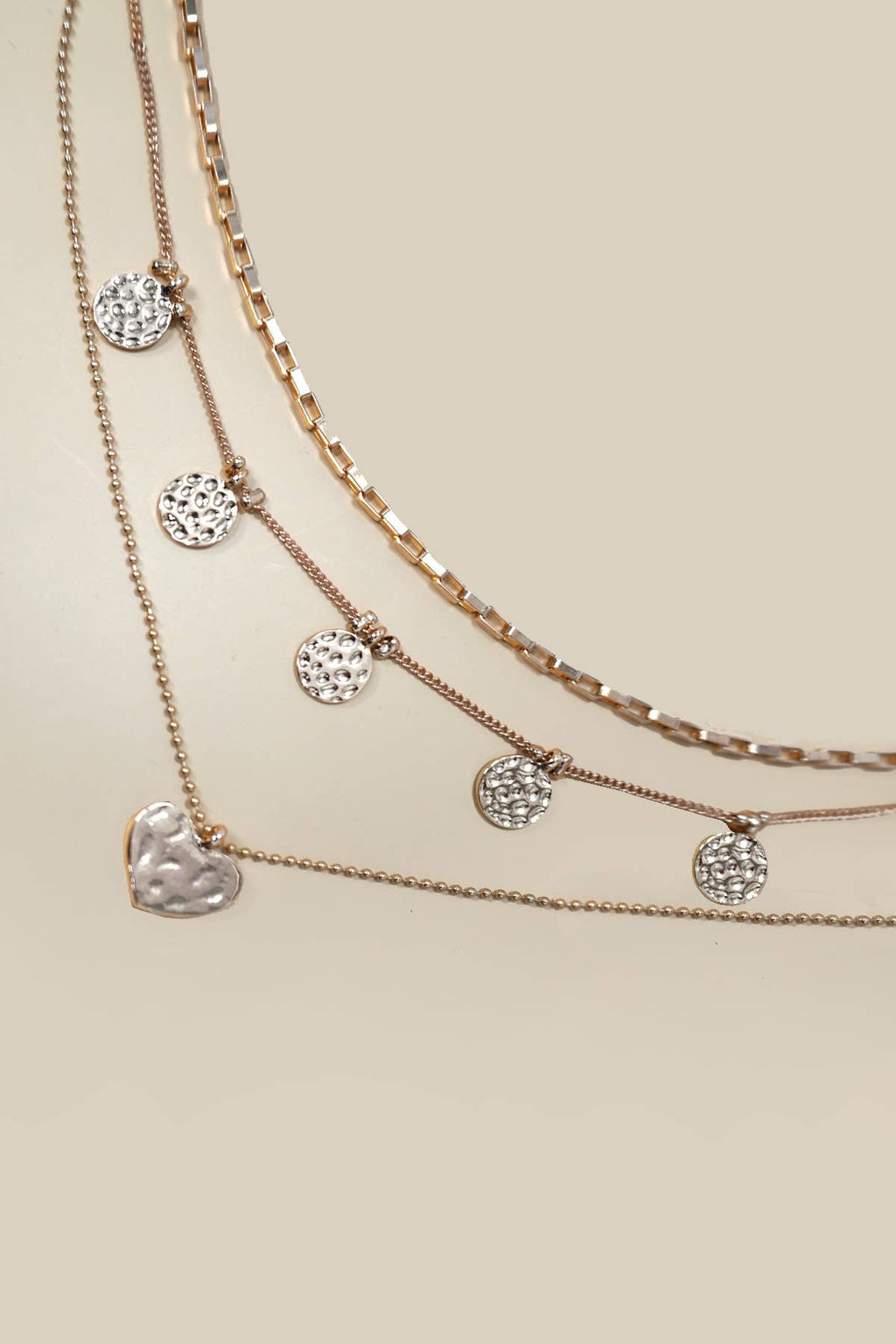 MULTI LAYER HAMMERED DISC HEART NECKLACE | GOLD