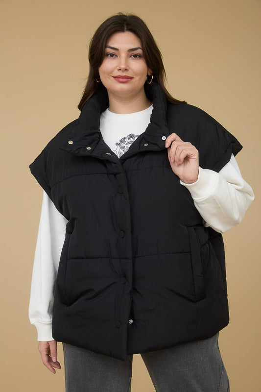 OVERSIZED SNAP BUTTON PUFFER VEST : BLACK