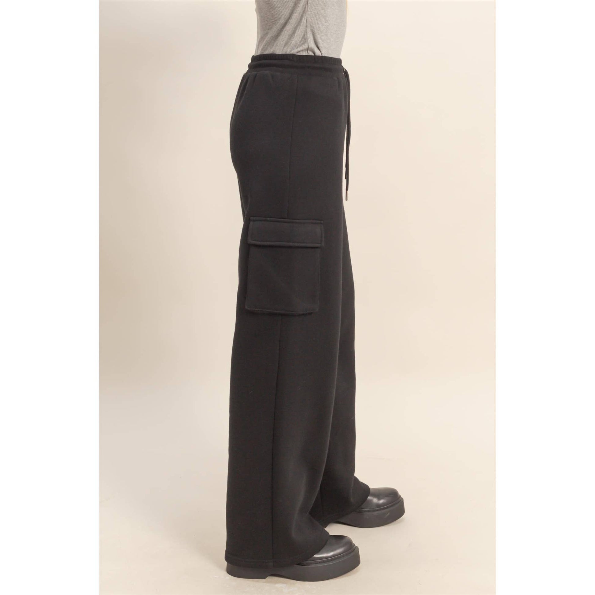 Drawstring Cargo Sweatpants: BLACK