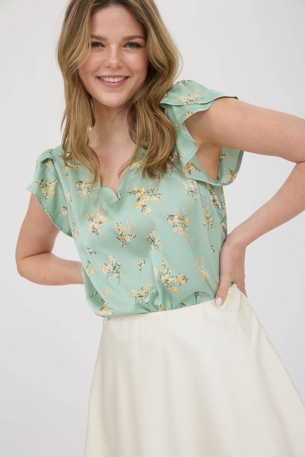 FLORAL PRINT V NECK SCALLOP SATIN BLOUSE