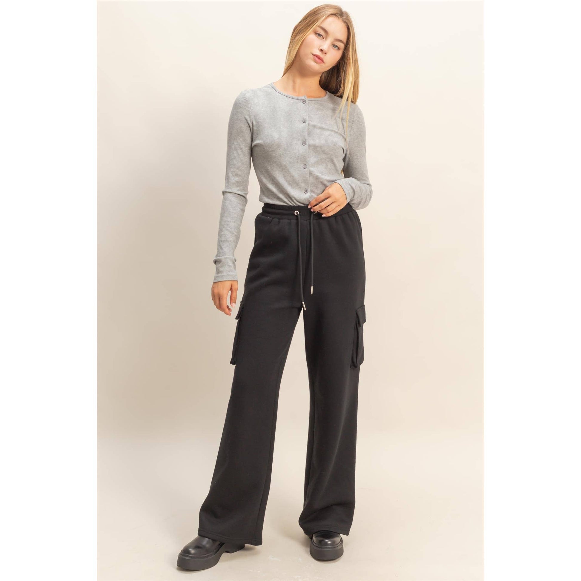Drawstring Cargo Sweatpants: BLACK