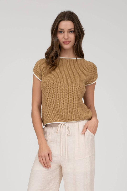 CONTRAST TRIM SHORT SLEEVE KNIT SWEATER TOP: TAN