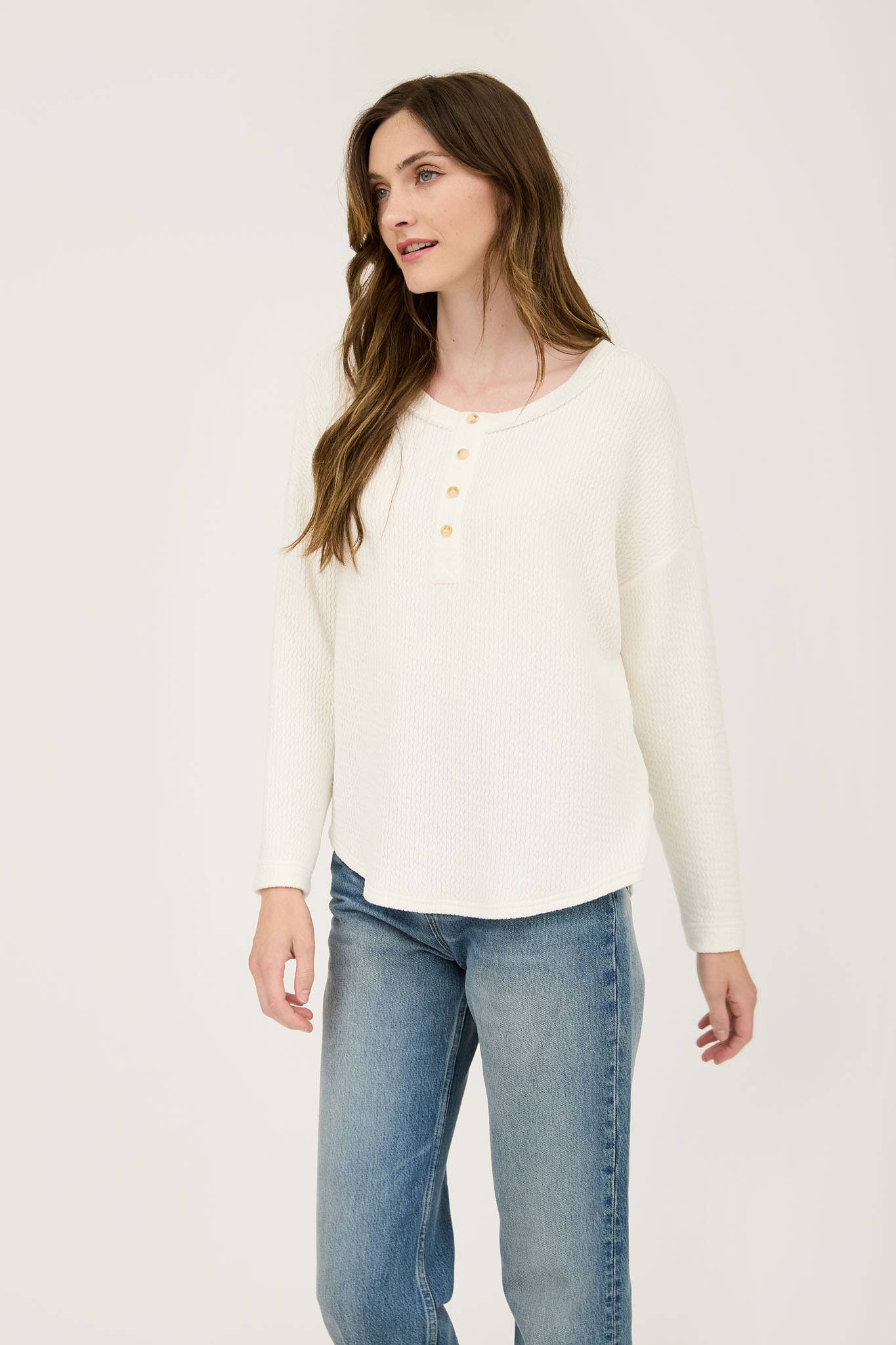 WAFFLE KNIT HENLEY LONG SLEEVE KNIT TOP: CREAM