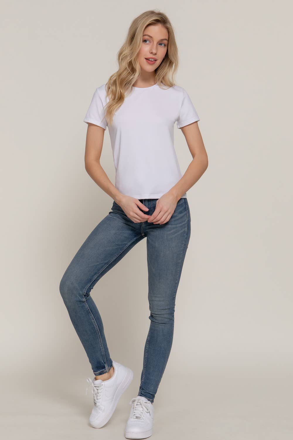 Short Sleeve Round Neck Knit Top: White