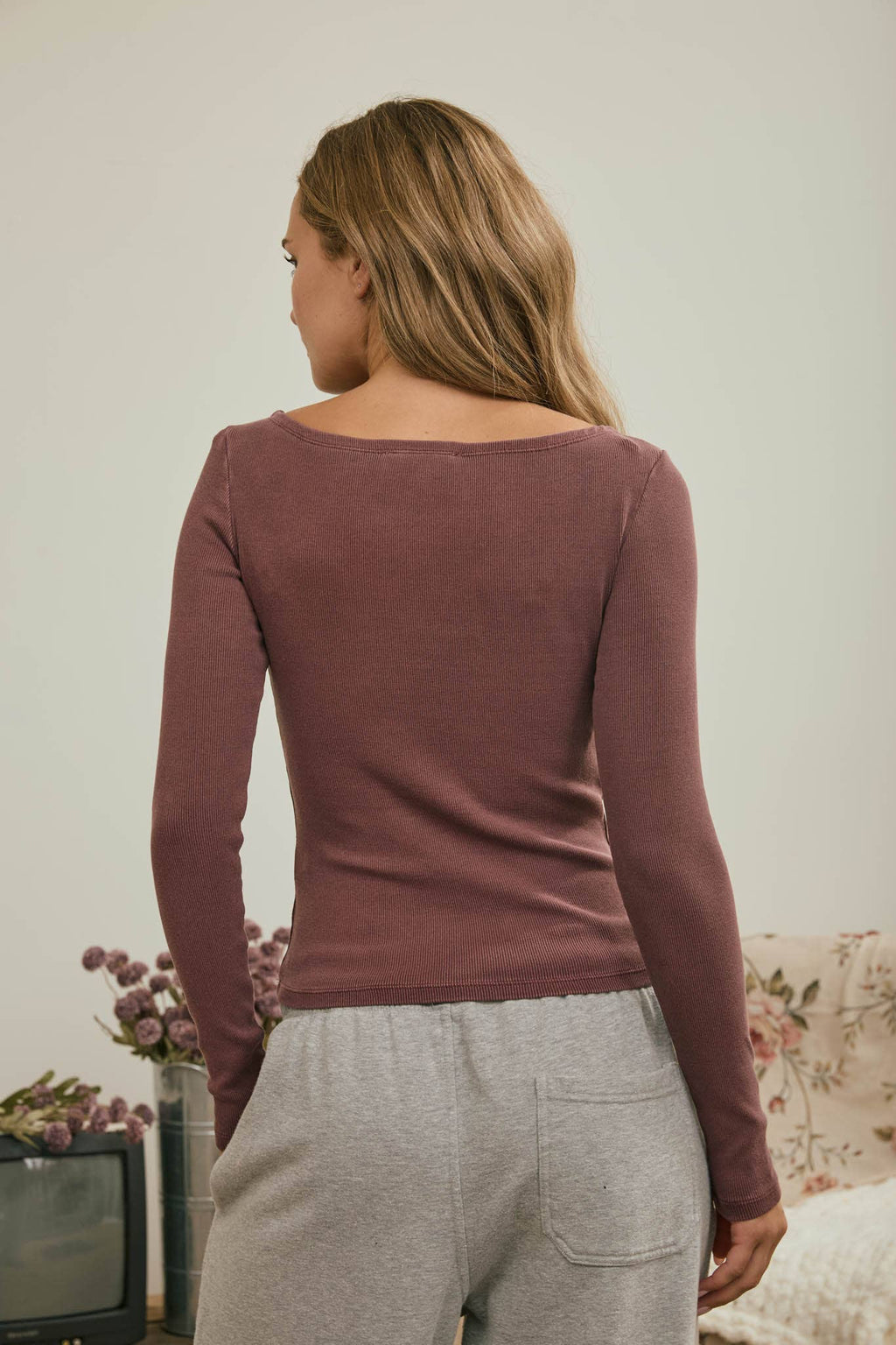 BOAT NECK LONG SLEEVE RIBBED KNIT TOP
