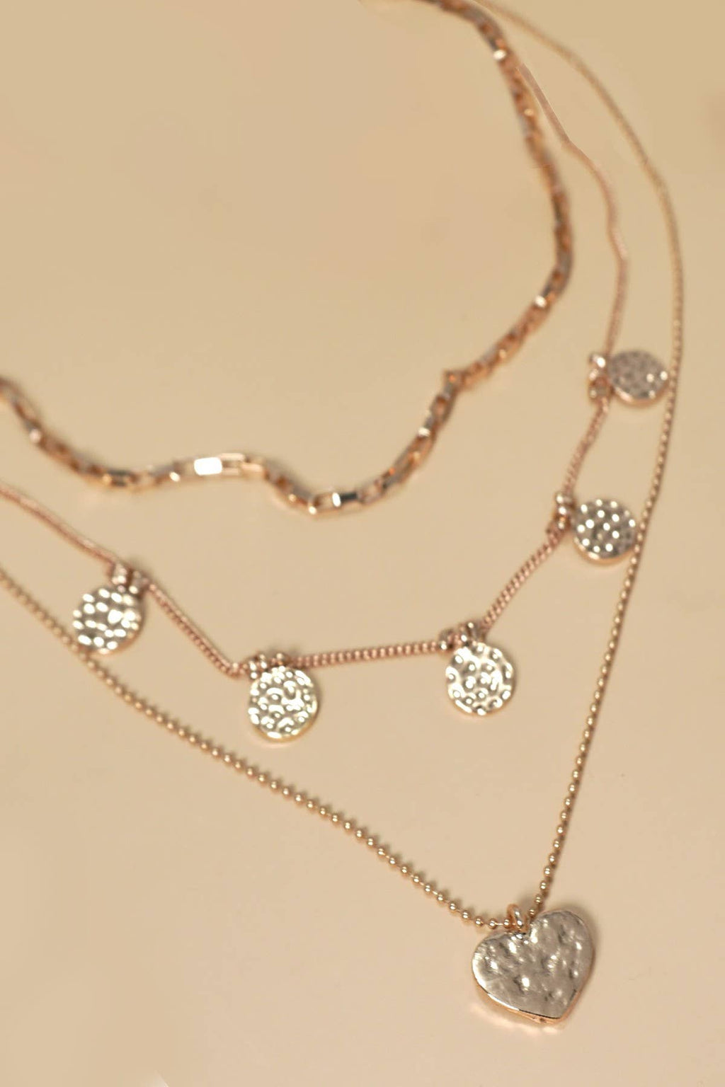 MULTI LAYER HAMMERED DISC HEART NECKLACE | GOLD