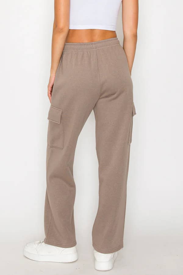 Solid color fleece sweat cargo pans with straight leg : Taupe