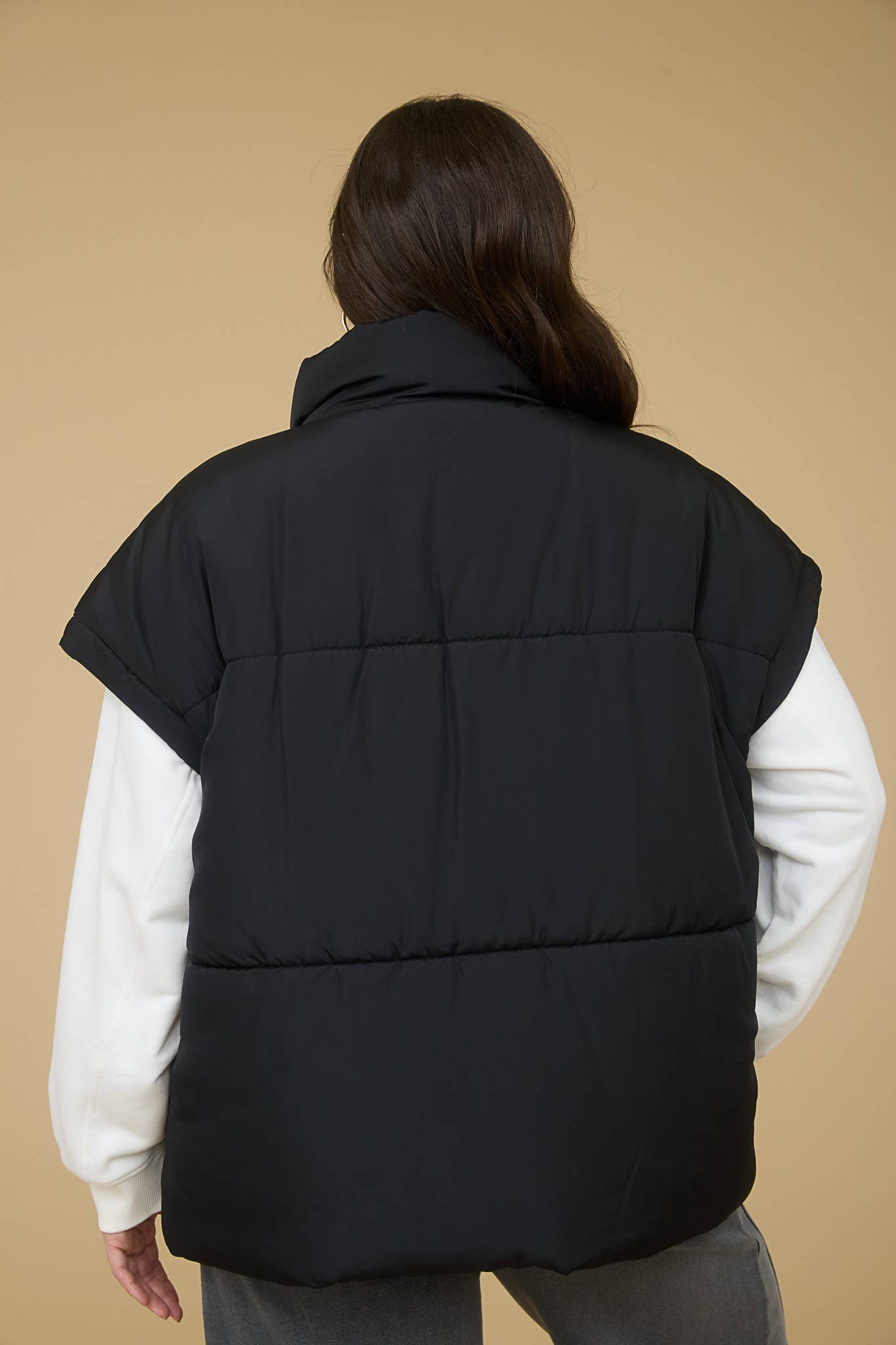 OVERSIZED SNAP BUTTON PUFFER VEST : BLACK