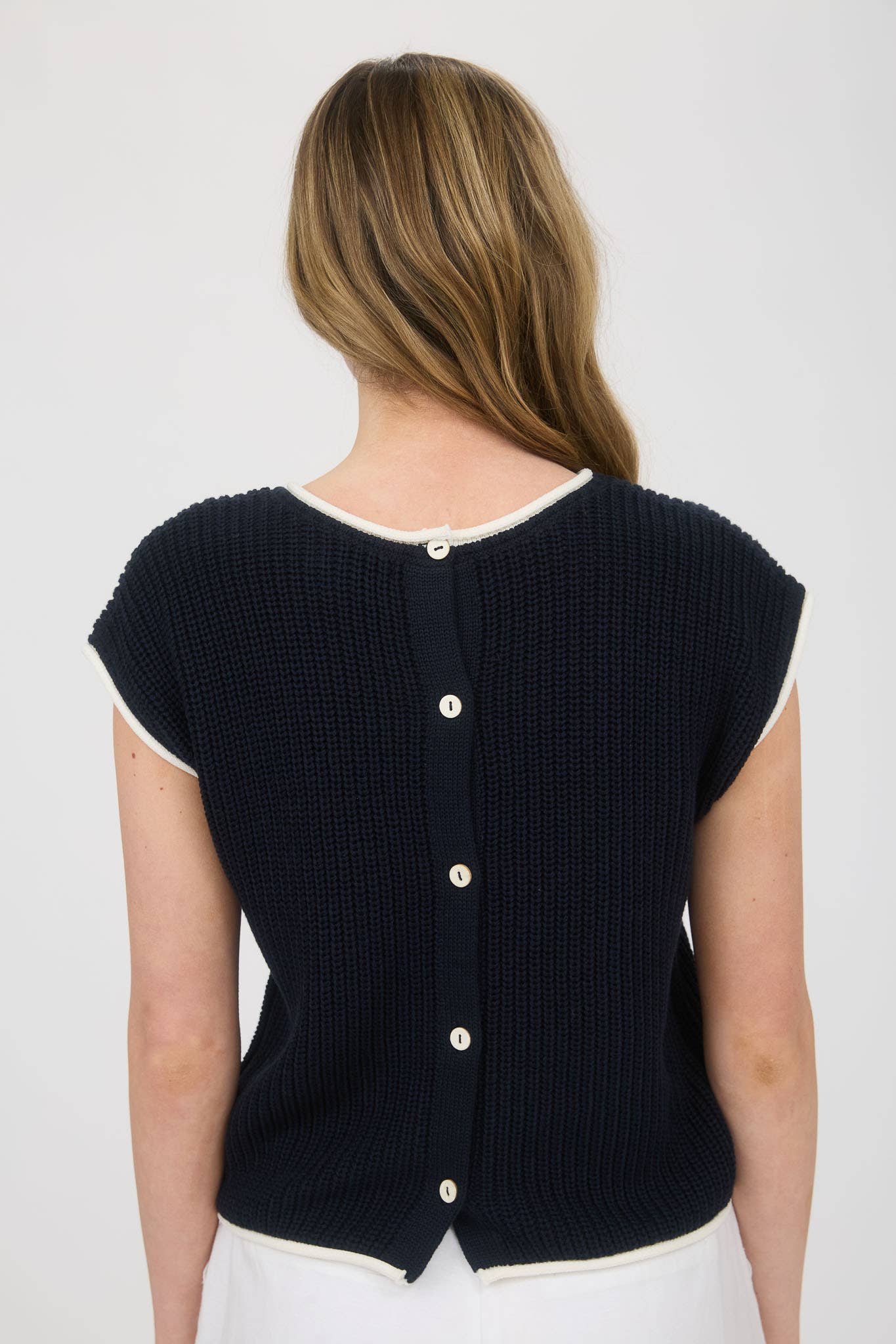 CONTRAST TRIM SHORT SLEEVE KNIT SWEATER TOP: BLACK